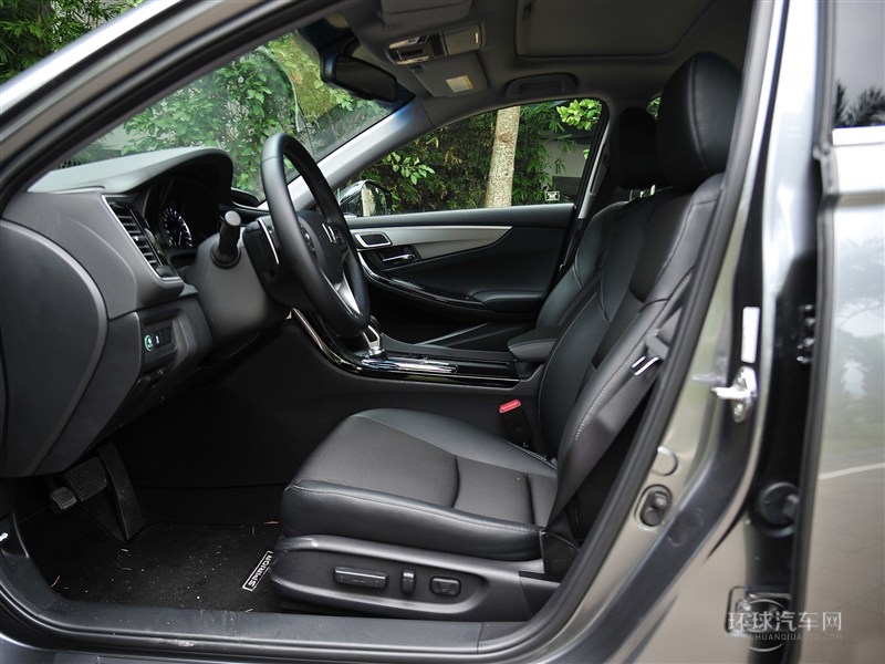 2015款 2.0L 尊贵版