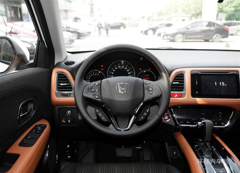 2015款 1.8L CVT两驱豪华型