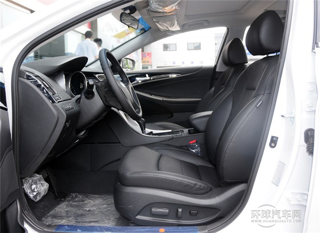 2014款 2.0L 自动尊贵版