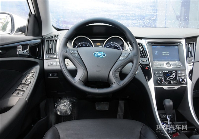 2014款 2.0L 自动尊贵版
