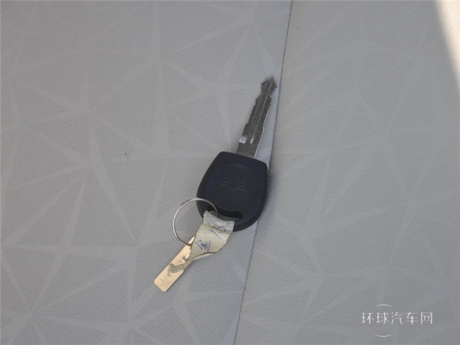 2014款 1.0L 手动舒适型