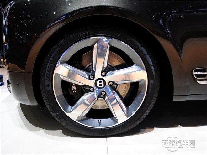 2015款 6.8T 标准版