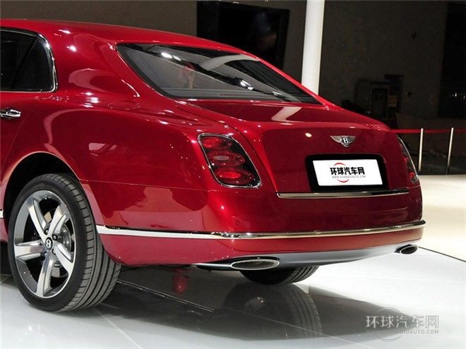 2015款 6.8T 极致版