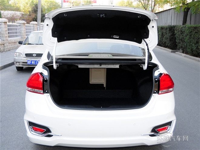 2015款 1.6L 自动乐享型