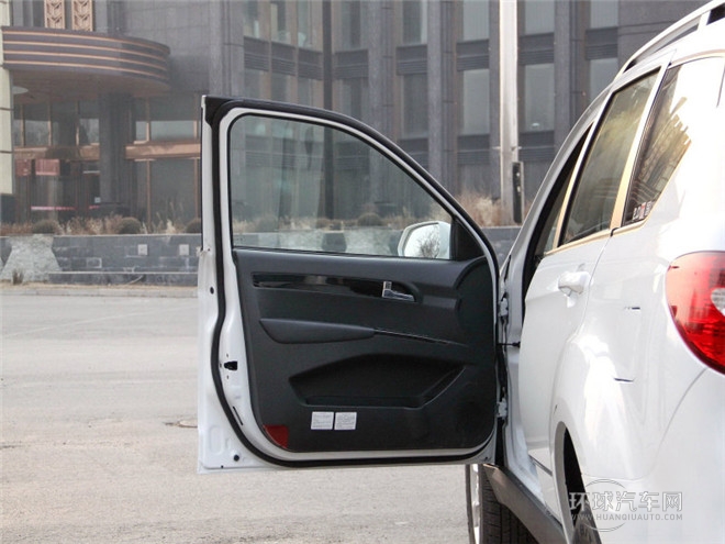 2014款 探索版 2.0T 柴油4X2豪华型
