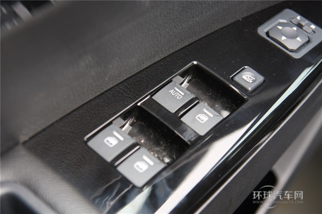 2014款 探索版 2.0T 柴油4X4超豪华型