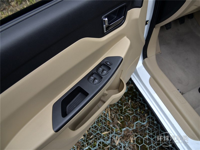 2015款 1.5L 手动豪华型
