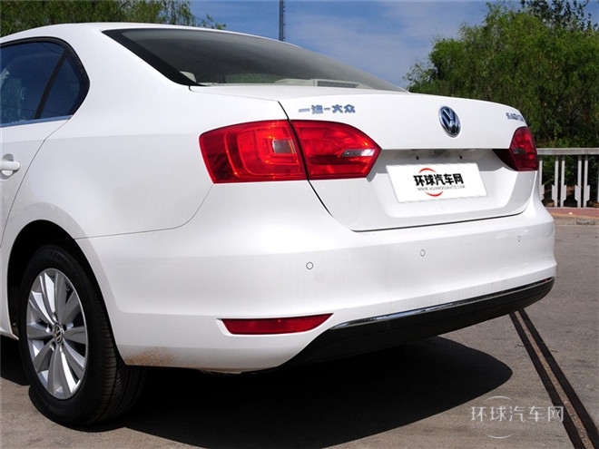 2015款 1.6L 自动领先型