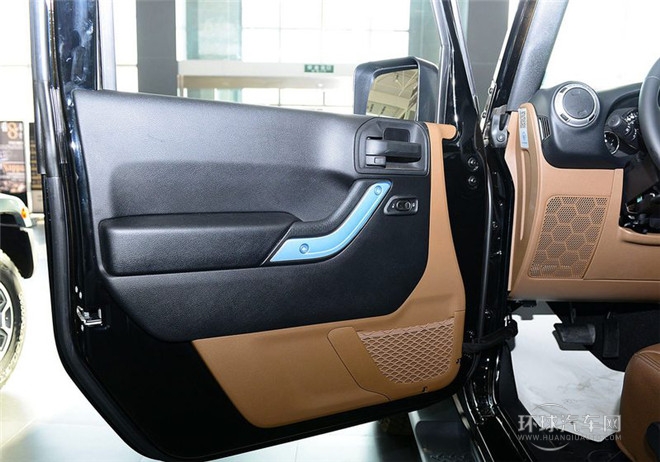 2015款 3.6L 四门版 Sahara