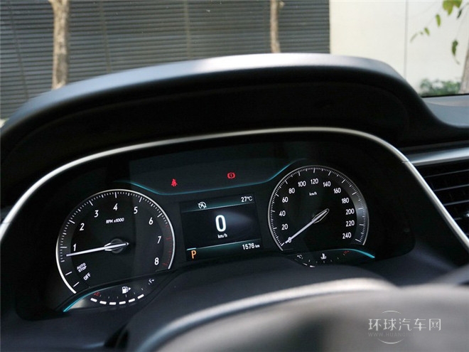 2015款 18T 双离合精英型