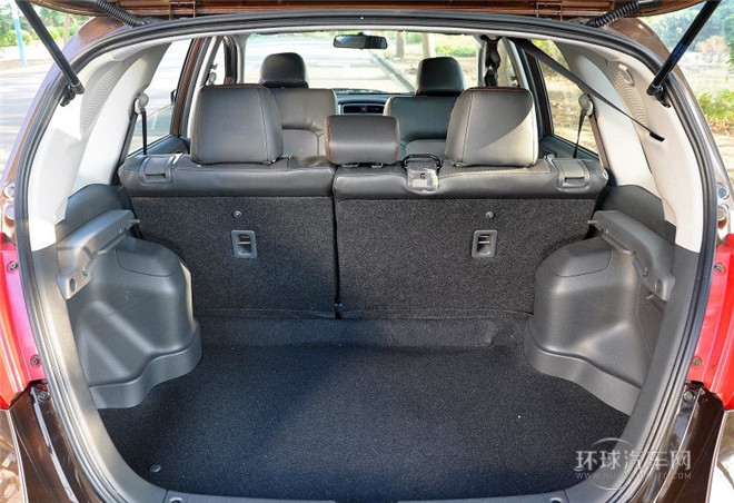 2015款 两厢 1.4L 手动理想型