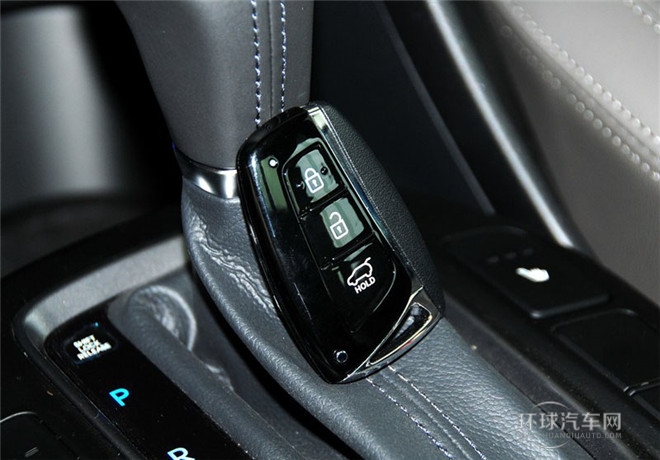 2015款 2.4L 自动四驱智能型