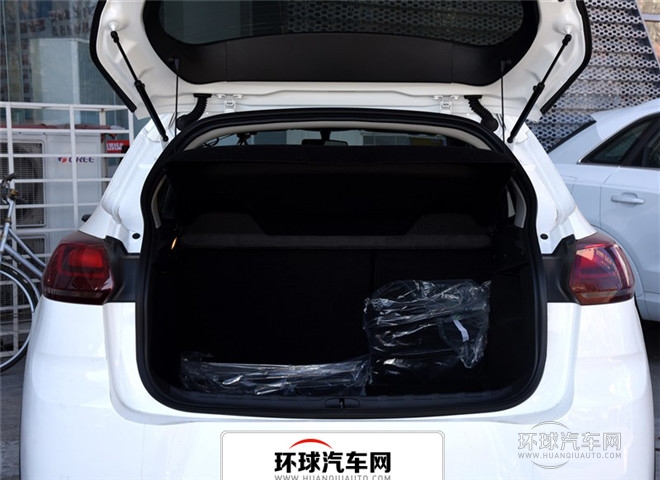 2015款 1.6L 自动先锋型