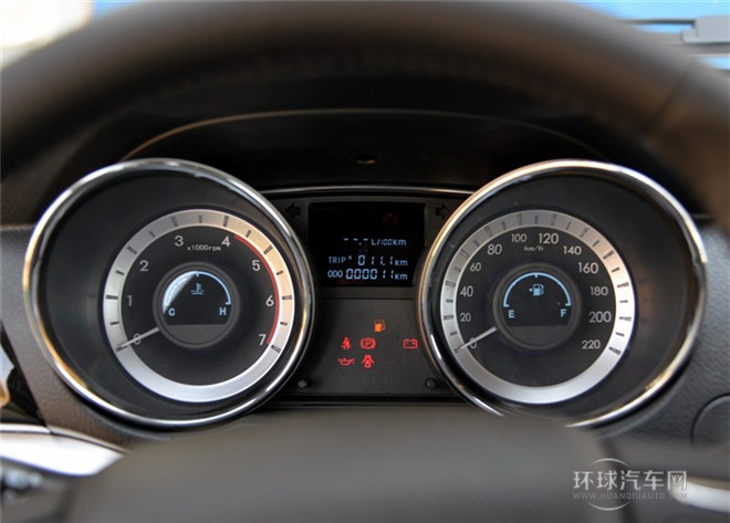 2015款 1.9T两驱柴油豪华型