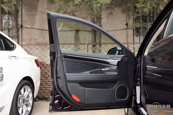 2015款 礼宾限量版 1.8T 尊享型