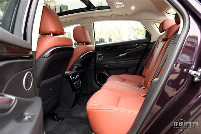 2015款 礼宾限量版 1.8T 尊享型