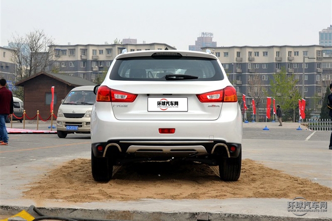 2015款 2.0L 自动两驱精英版