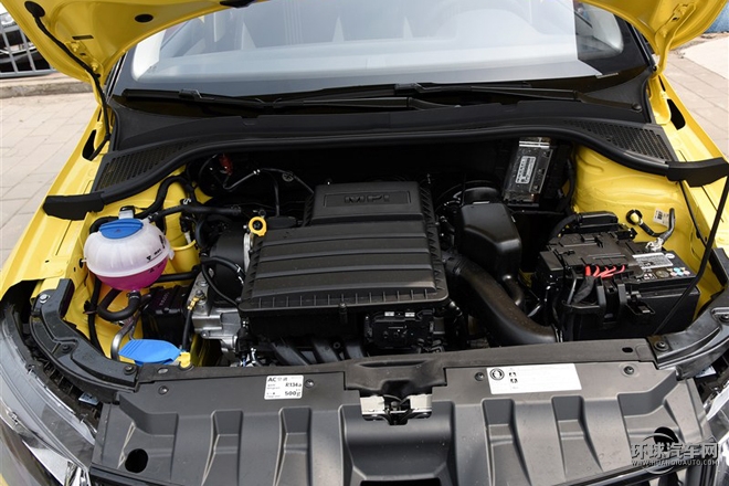 2015款 1.6L 自动运动版