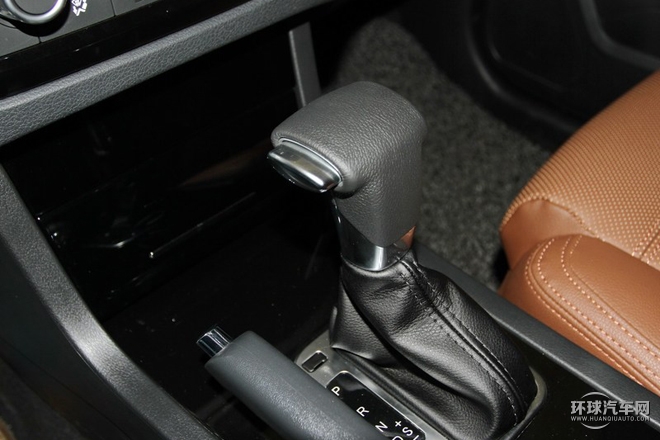 2015款 改款 1.8T CVT优雅型