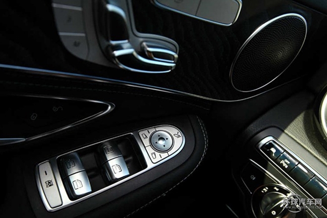 2015款 C 300 L 运动型