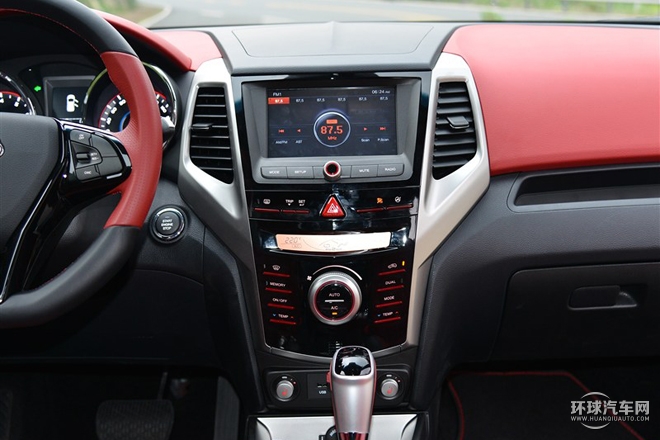 2015款 1.6L 自动两驱致酷版