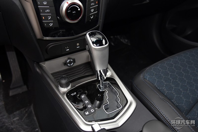 2015款 1.6L 自动两驱致尚版