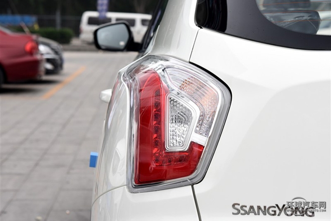 2015款 1.6L 自动两驱致尚版