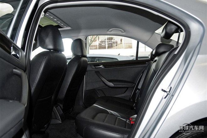 2015款 1.6L 自动豪华型