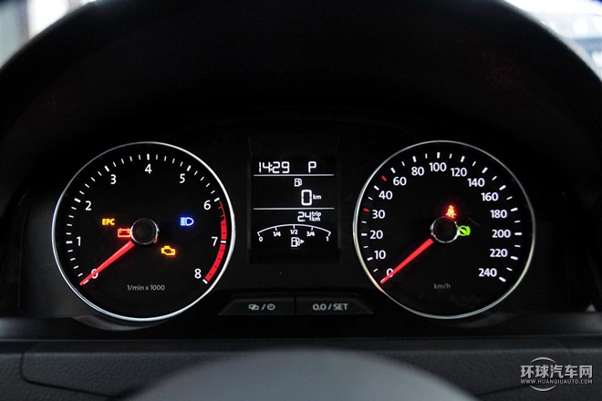 2015款 1.6L 自动豪华型