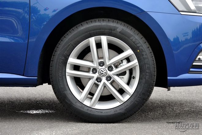 2015款 230TSI DSG舒适版