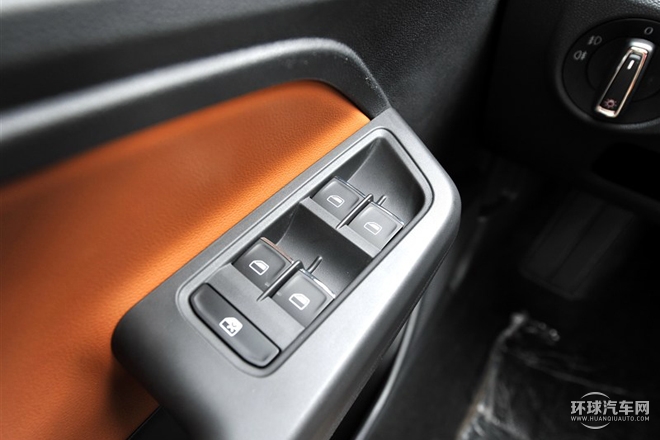 2015款 230TSI DSG舒适版