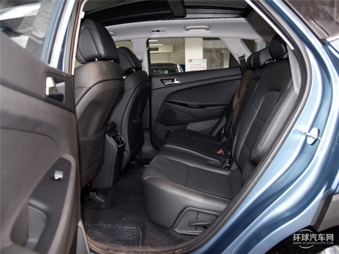 2015款 1.6T 双离合四驱尊贵型