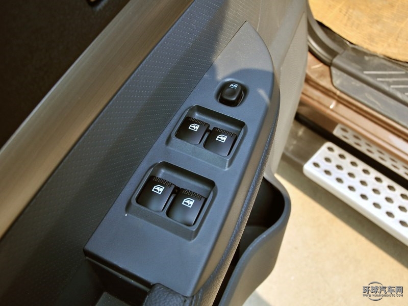 威虎TUV 2015款 2.5T柴油四驱豪华型