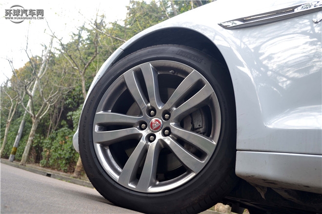 2016款 XJL 3.0 SC 四驱旗舰商务版