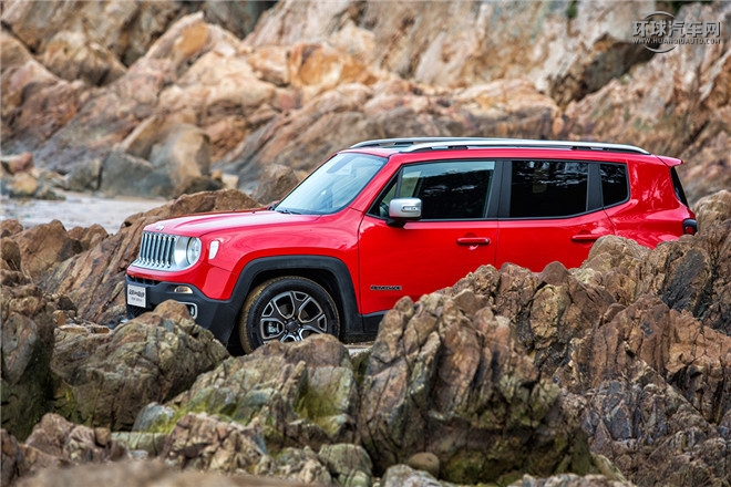 Jeep自由侠官方图片